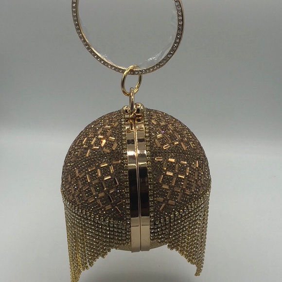 Gold Tassel Clutch ***ONE MORE LEFT*** - Picture 4 of 7